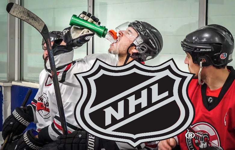 Kto się czubi ten się lubi. Żarty hokeistów NHL w szatni i poza nią