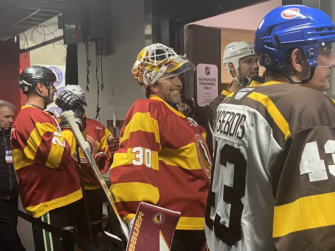 Mecz legend NHL miał jednego bohatera. Lundqvist skradł show