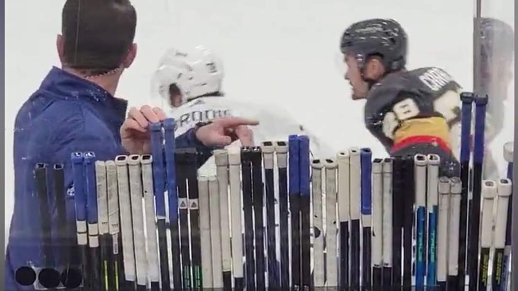 NHL owy dylemat obrońcy. Długość kija ma znaczenie