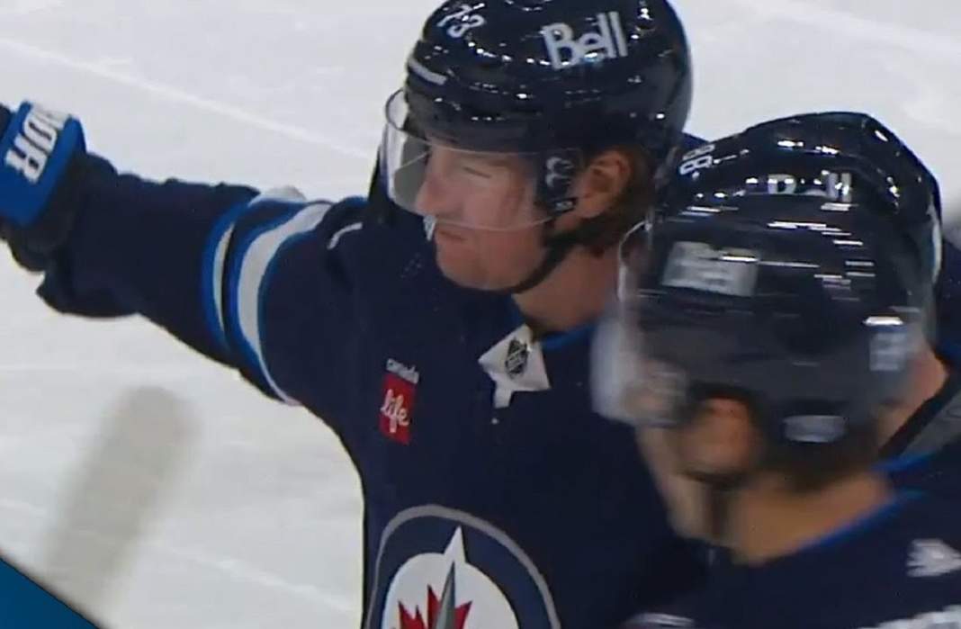 Transfer w NHL. Podróż po Kanadzie trwa. Do trzech razy sztuka? Tyler Toffoli w Jets.