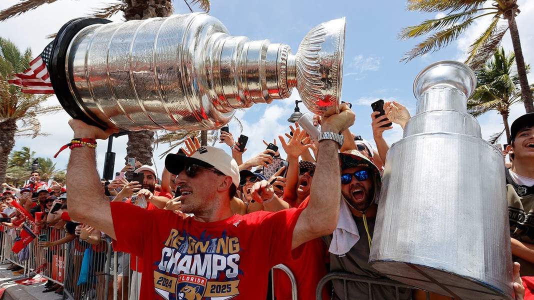 Mistrzowska parada NHL! Pili i bawili się za łącznie dwa miliony. RAPORT