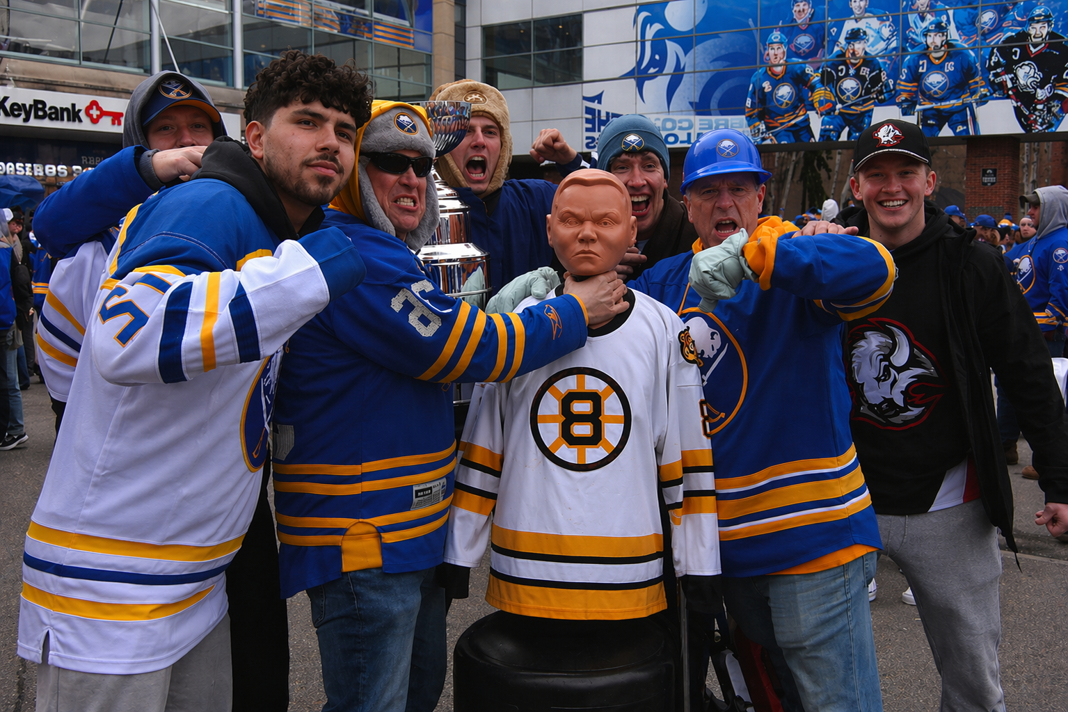 Fani NHL oskarżeni o pobicie… manekina. Promowanie przemocy czy niegroźna zabawa?