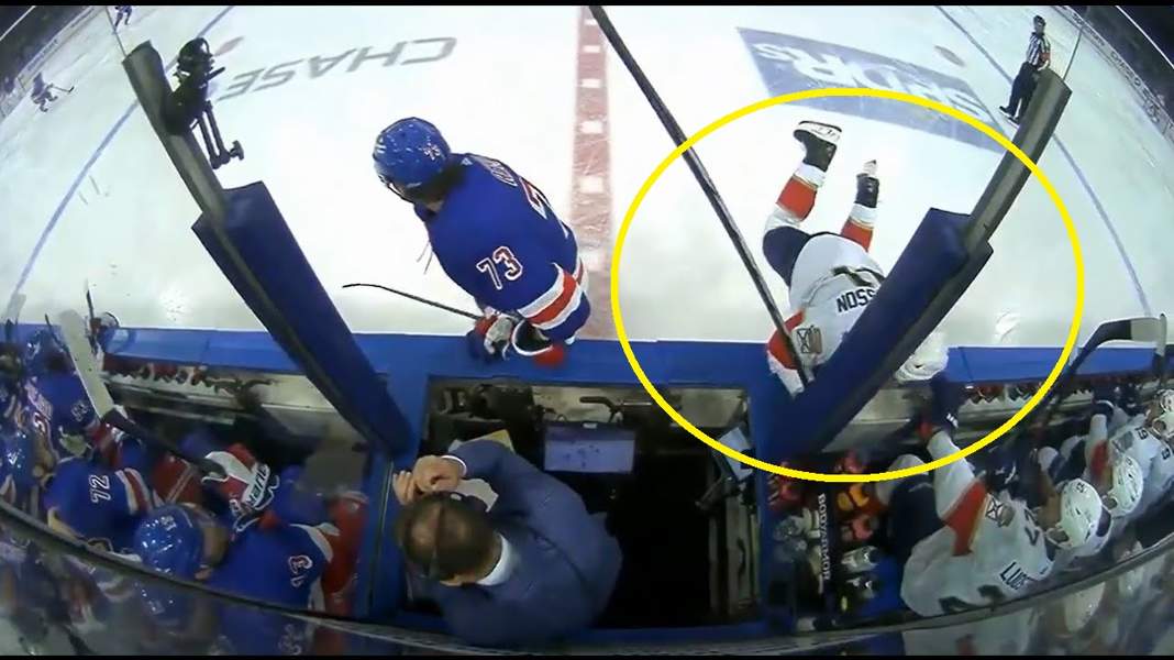 Tak się wygrywa mecz NHL w sześć minut! Sekret Małego Johna z Wielkiego Jabłka