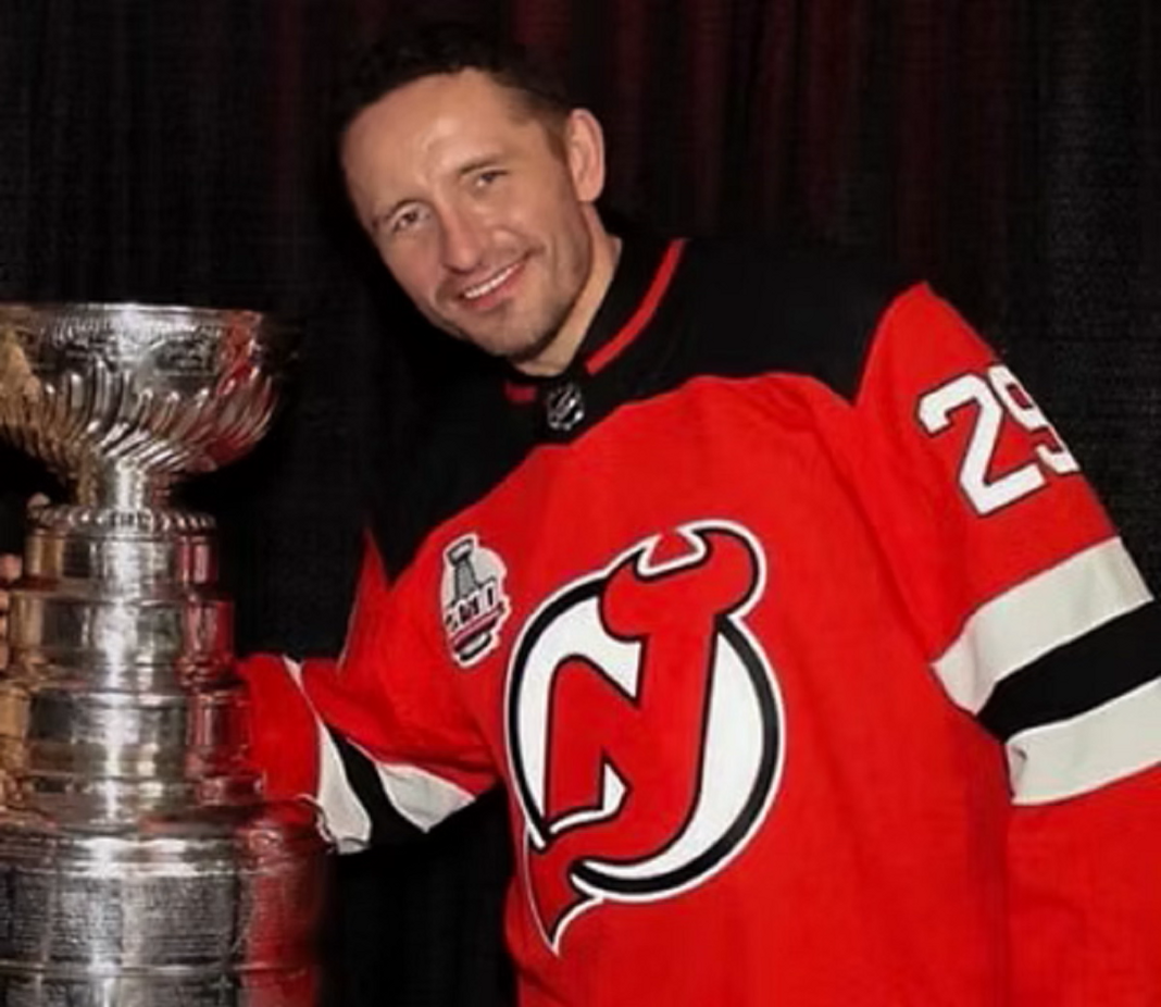 Oni przynieśli dumę swoim krajom w NHL! Krzysztof Oliwa polskim pionierem