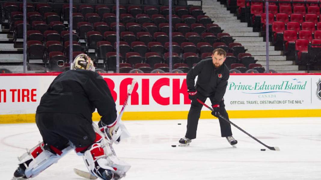 Polak dostał kontrakt w NHL! To bramkarski specjalista
